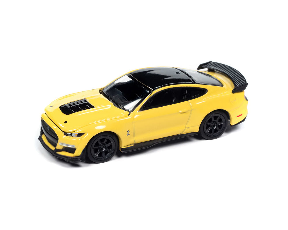 Auto World 1:64 2021 Ford Mustang Shelby GT500 Track Pac – Yellow Carbon – Special Edition