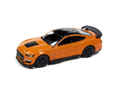 Auto World 1:64 2021 Ford Mustang Shelby GT500 – Orange Carbon (Special Edition)