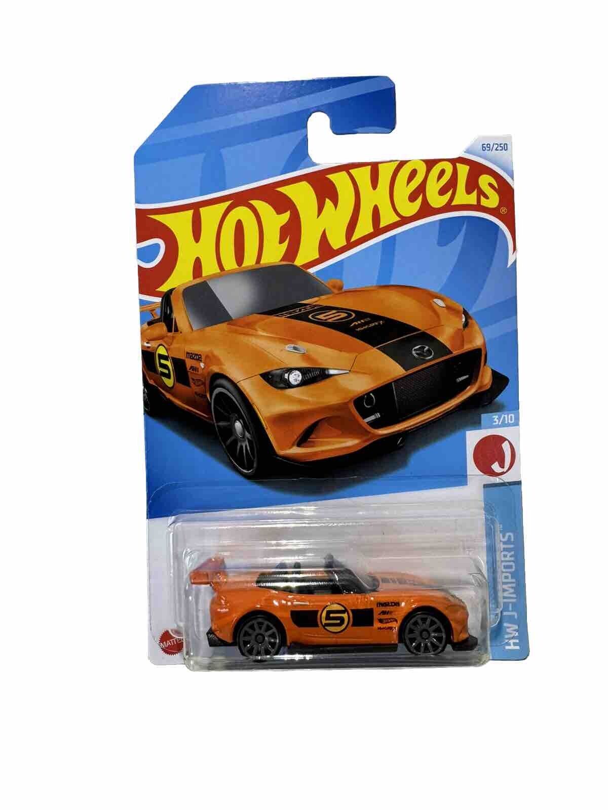 Hot Wheels Basic Car 2024 Wave 9 - J Case